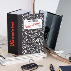 Caja fuerte libro “This is not a book”