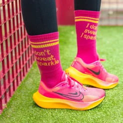 Calcetines Unisex “I don't sweat, I sparkle” rosa
