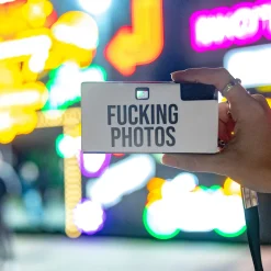 Cámara desechable “Fucking photos