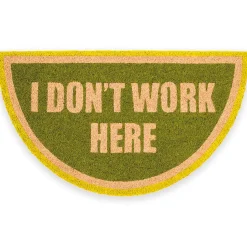 Felpudo “I don’t work here”