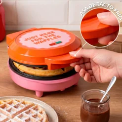 Máquina de gofres "Just here for the waffles"