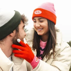 Pack de gorro y guantes “I’m cold” rosa y rojo