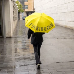 Paraguas "Fucking Rain" amarillo reflectante