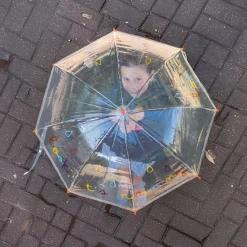 Paraguas infantil “look, it’s raining”