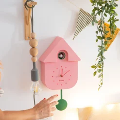Reloj de cuco rosa y verde