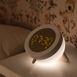 Reloj despertador y quitamiedos gato