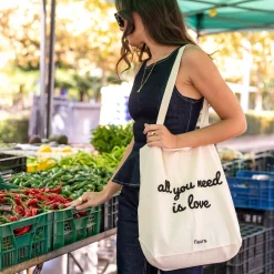 Tote bag borreguillo “All you need is love”