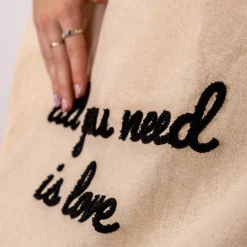 Tote bag borreguillo “All you need is love”