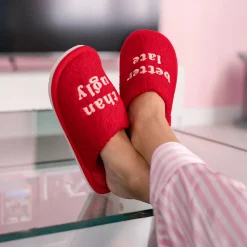 Zapatillas “Better late than ugly” rojo