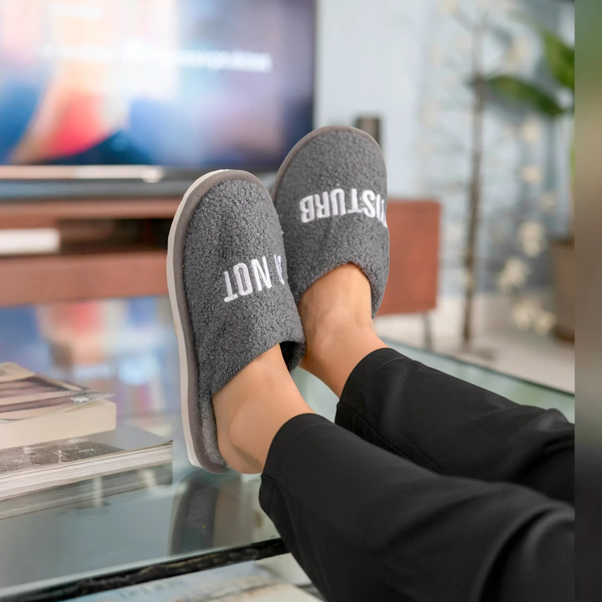 Zapatillas “Do not disturb” gris